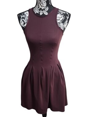 Rare Unicorn Lululemon Athletica Here To There -Dress  Color-Bordeaux Drama